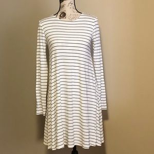 🔴 Old Navy White Navy Stripe Long-sleeve Dress